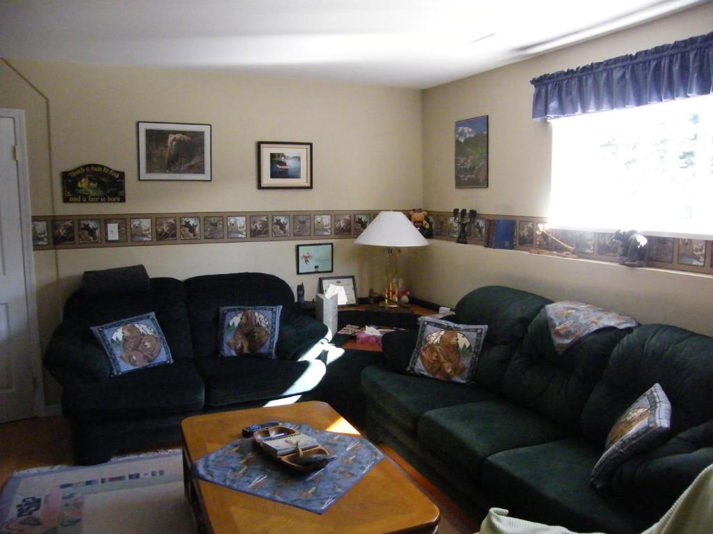Silvern Lake Trail Bed And Breakfast Smithers Buitenkant foto